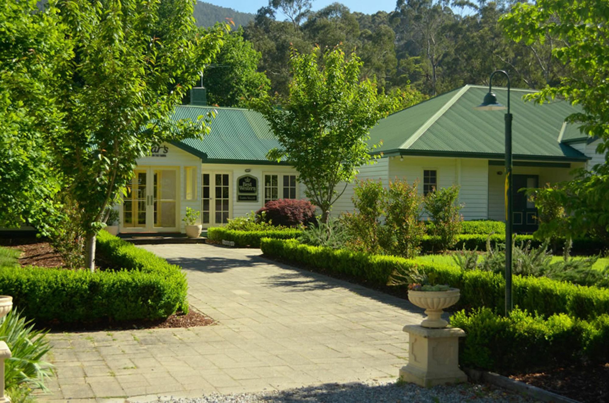 Oscar'S On The Yarra Hotel Warburton Exterior photo